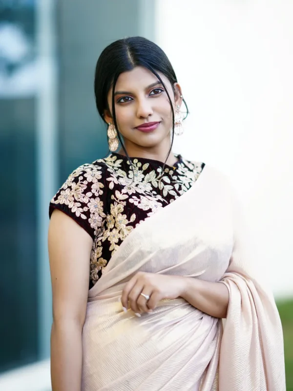 Golden Shimmering Lightweight Saree - Image 2