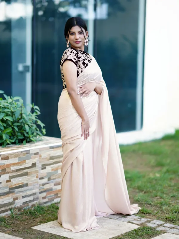 Golden Shimmering Lightweight Saree - Image 3